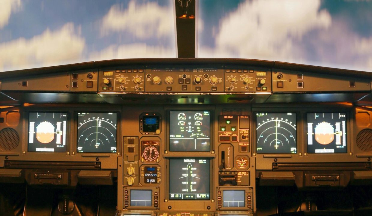 cockpit d'un avion pour symboliser la méthode HVAC pour l'analyse des erreurs